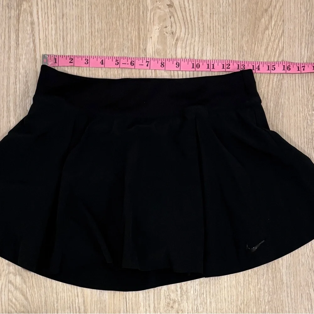 NIKE Dri-Fit tennis skirt built in short Sporty Pickleball Active Skort Size M